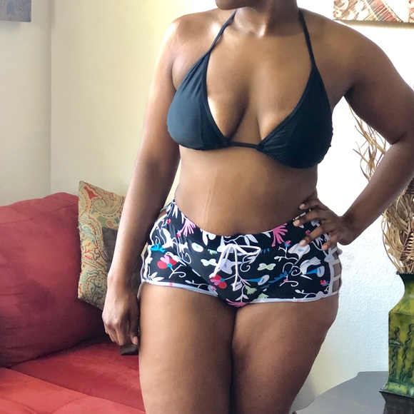 SALE‼️ Bikini Floral Boardshort Swimsuit - Picture 2 of 5